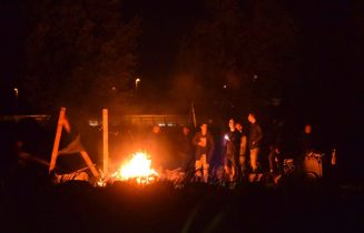 Melding brandstichting blijkt groot vreugdevuur, Groenehartplein in Zoeterwoude