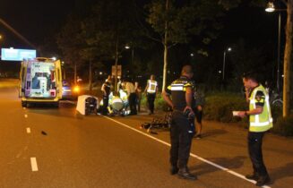Twee gewonden bij flinke aanrijding, Willem de Zwijgerlaan in Leiden
