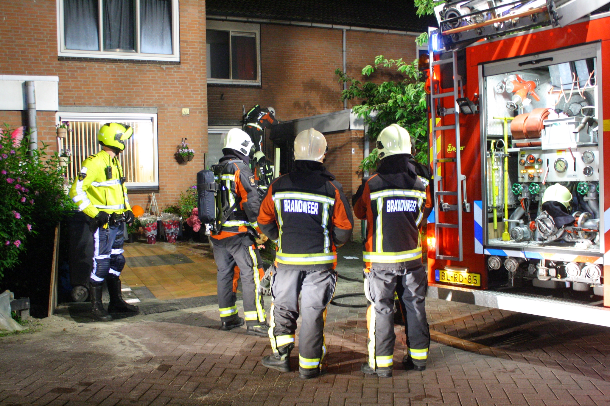 Aanhouding en fikse schade na woningbrand, Gans in Zoeterwoude
