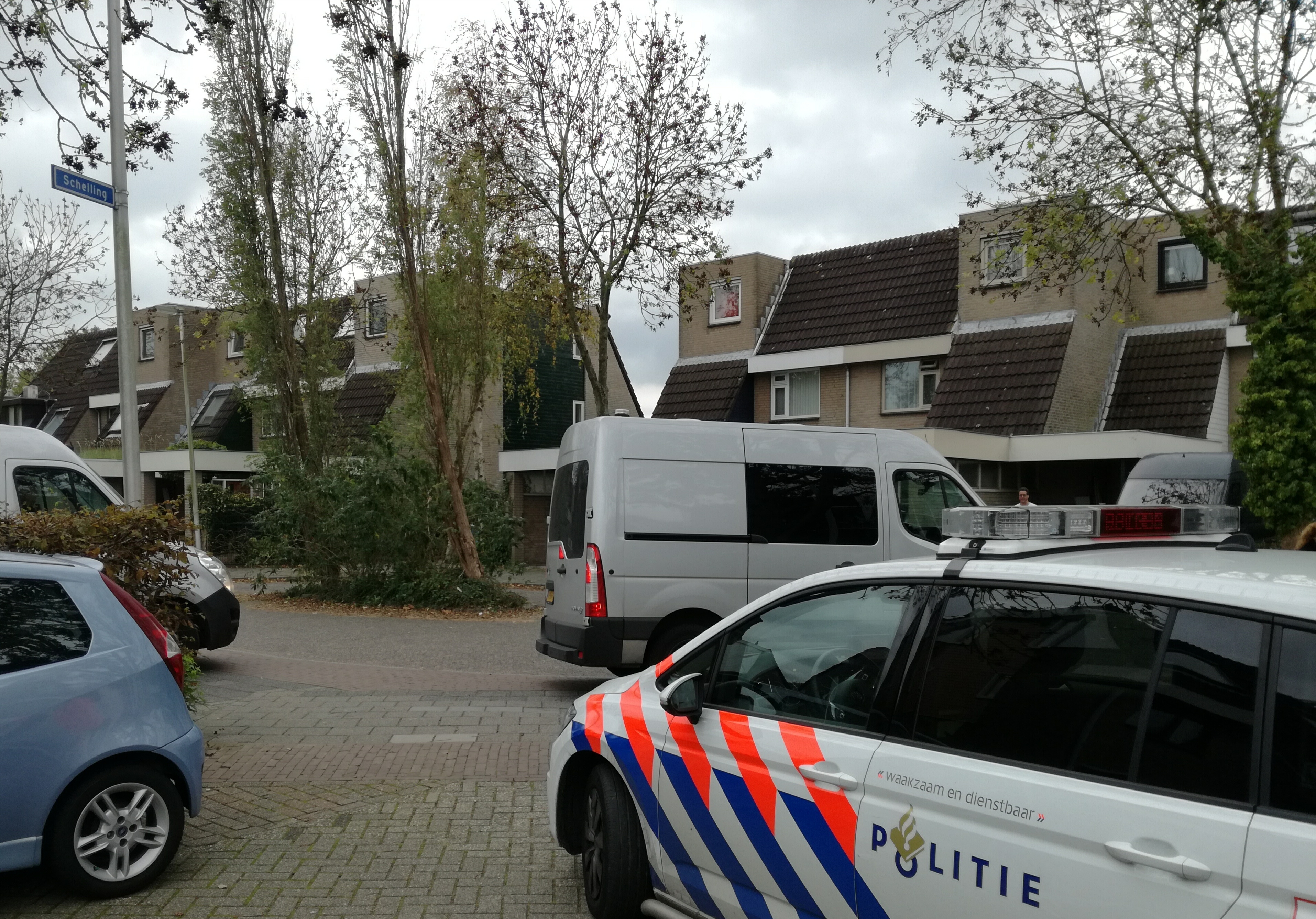 Oudere dame slachtoffer van babbeltruc; politie start zoekactie, Langendijkdreef in Leiderdorp