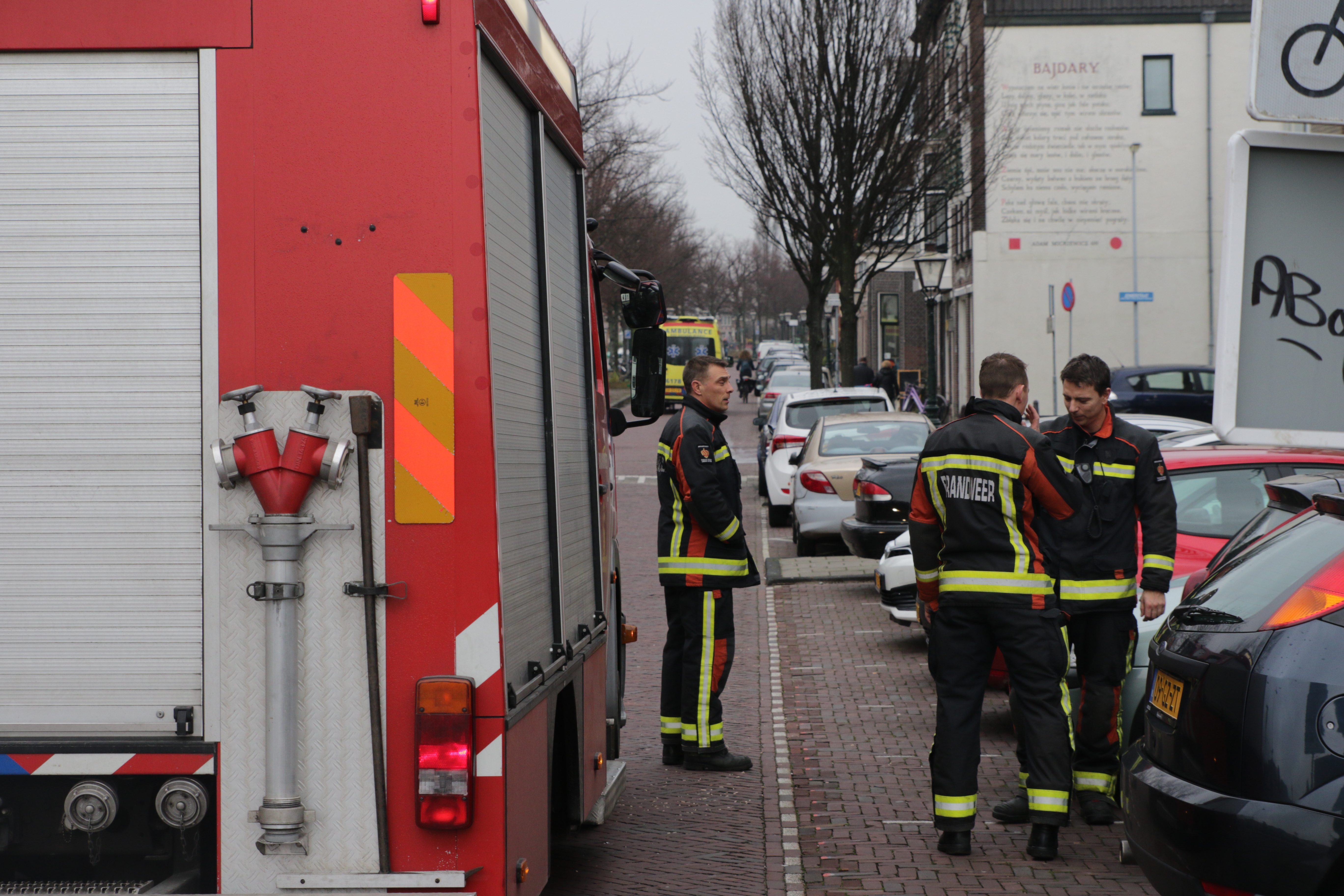 Kind raakt bekneld in stoel, Haarlemmerweg in Leiden