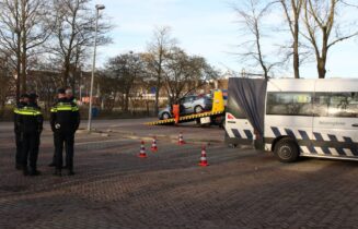Diverse beslagleggingen bij controle in samenwerking met Belastingdienst, Engelendaal in Leiderdorp