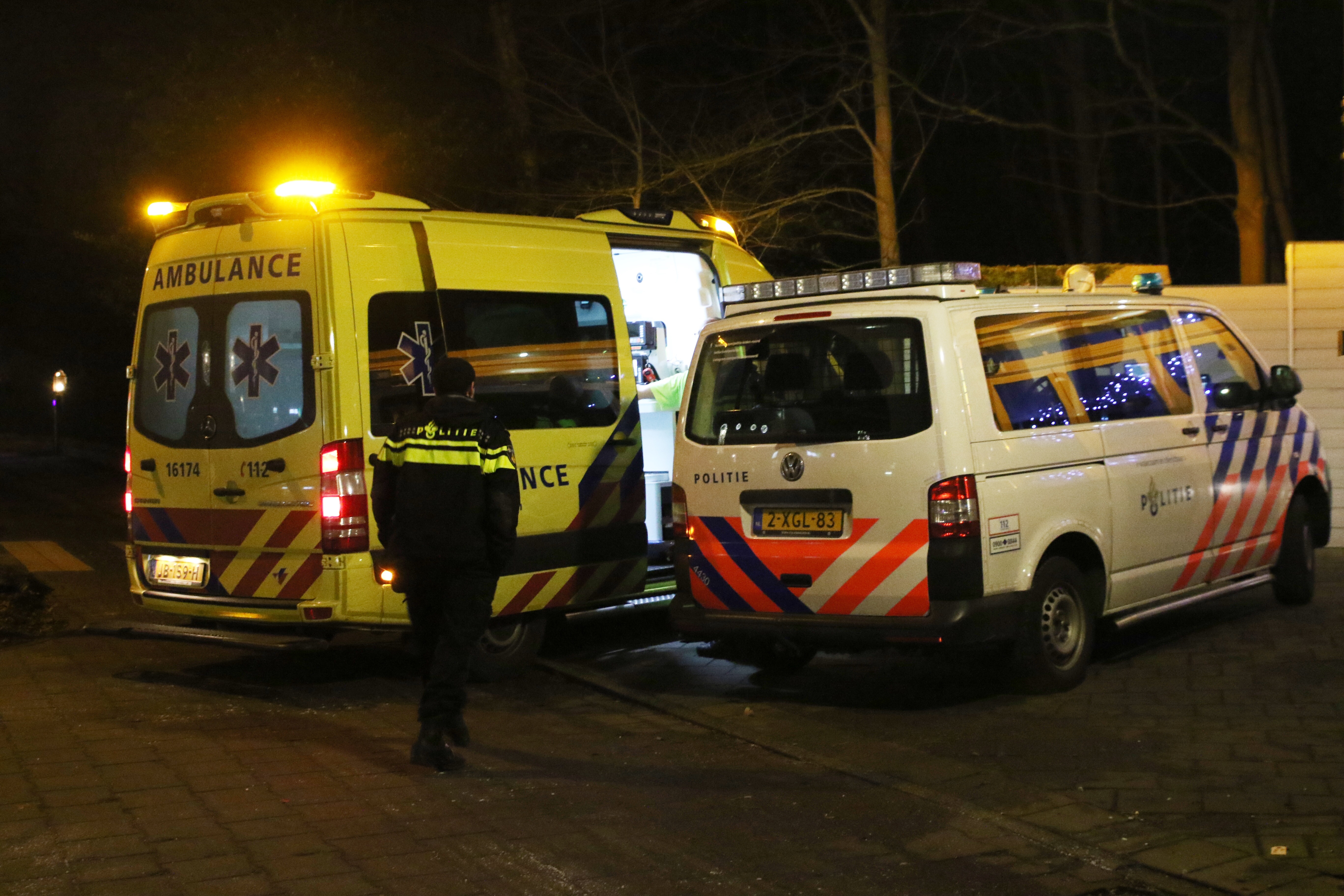 Scooterrijder onderuit op de weg, bestuurder gewond, Geversstraat in Oegstgeest