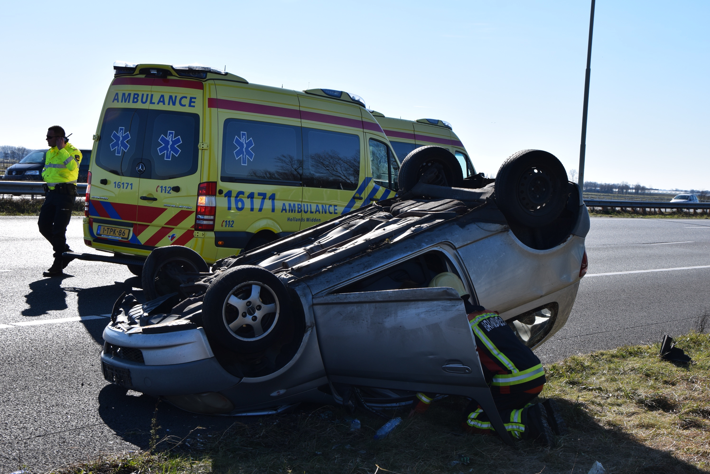 Aanrijding tussen meerdere voertuigen, A4 in Leiden