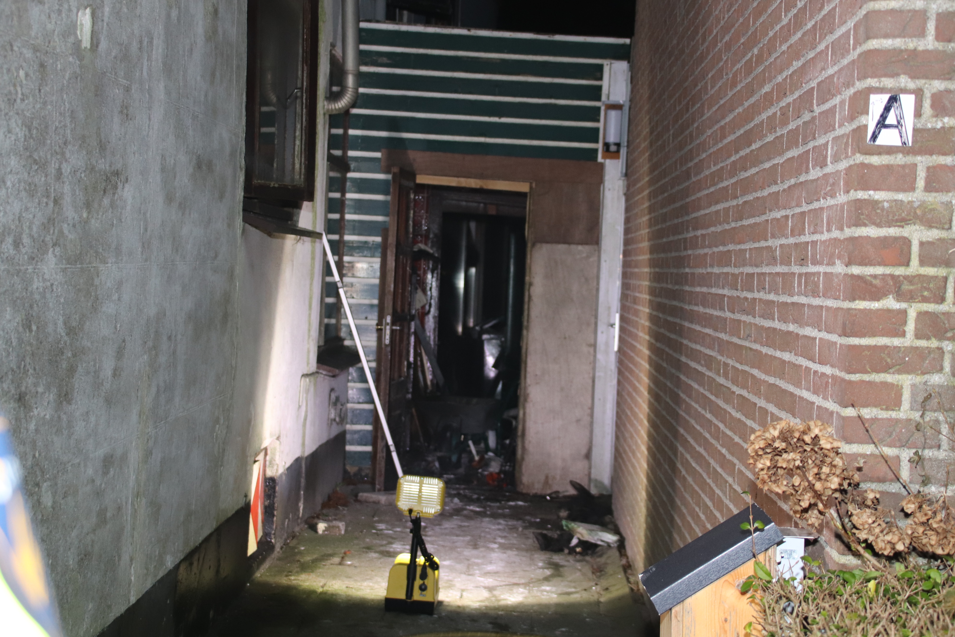 Verdachte aangehouden voor brand in schuur, Pastoor van der Plaatstraat in Rijpwetering