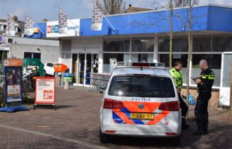 20180300 politie bij supermarkt