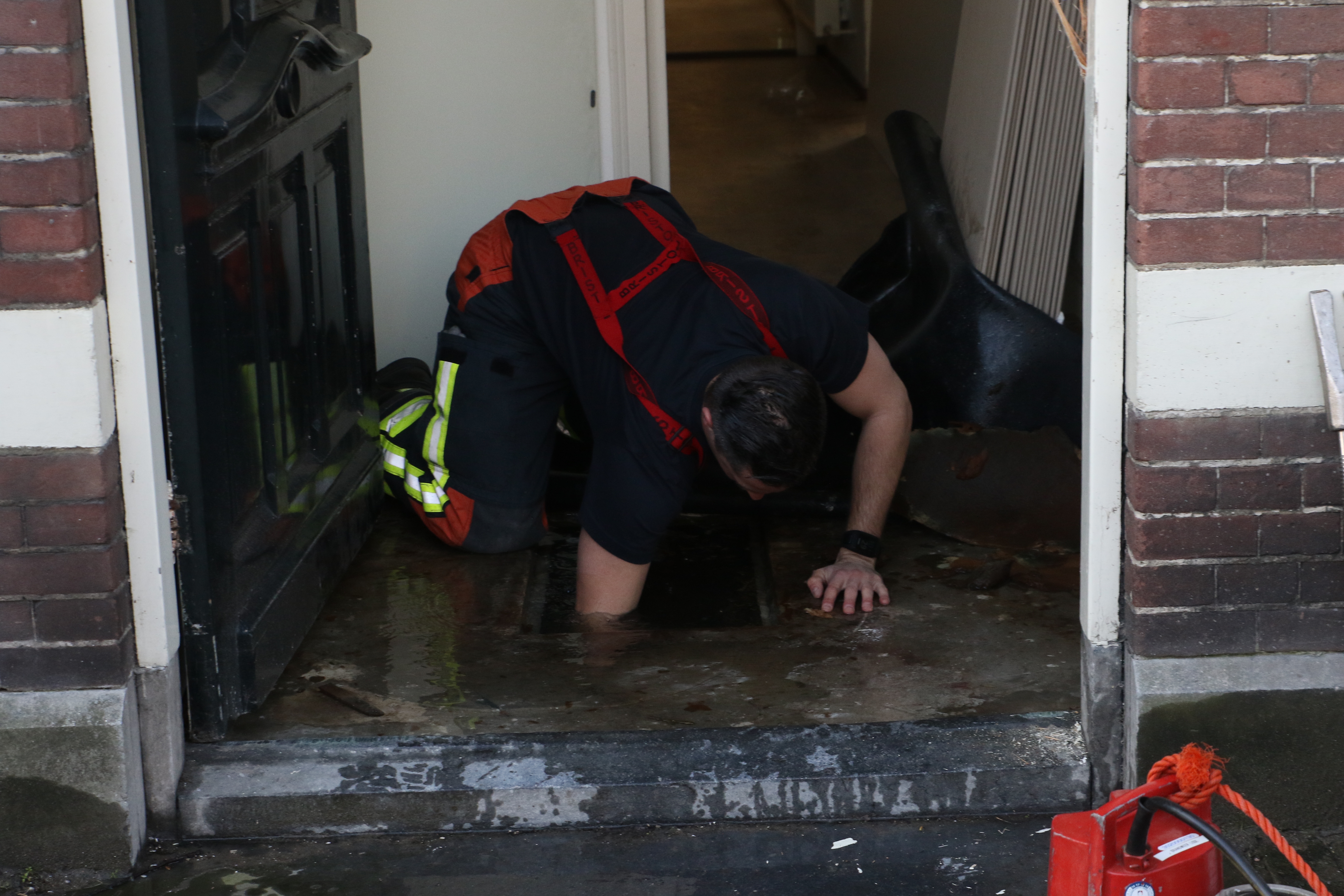 Meerder woningen kampen met wateroverlast, Witte Singel in Leiden