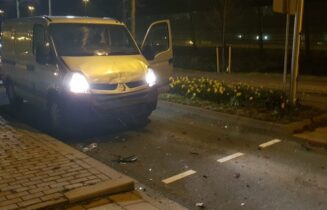 Flinke schade na kop-staart botsing, Hoogmadeseweg in Leiderdorp