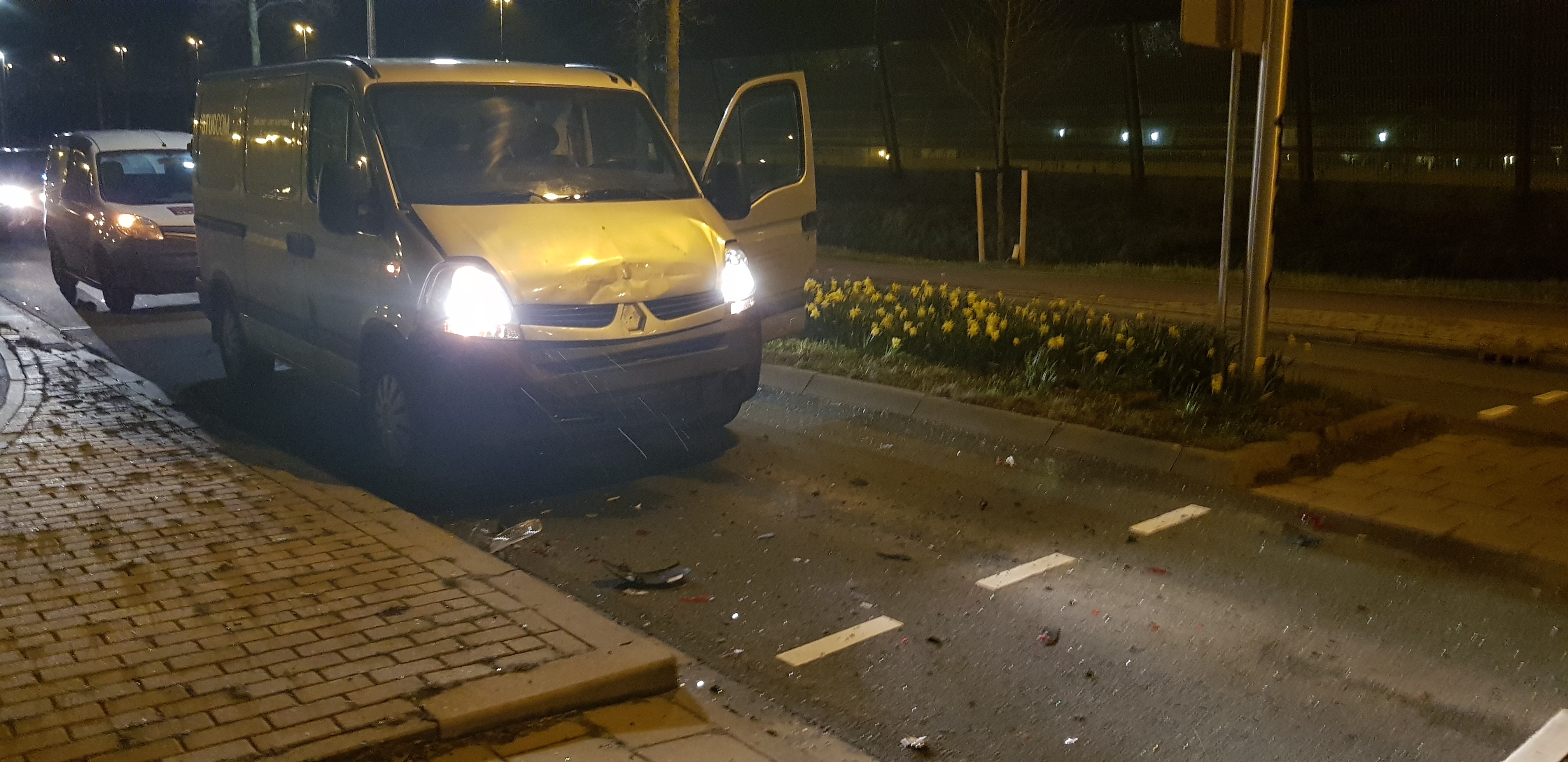 Flinke schade na kop-staart botsing, Hoogmadeseweg in Leiderdorp