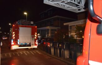 Brandweer rukt uit voor schoorsteenbrand, Jacoba van Beierenlaan in Leiderdorp