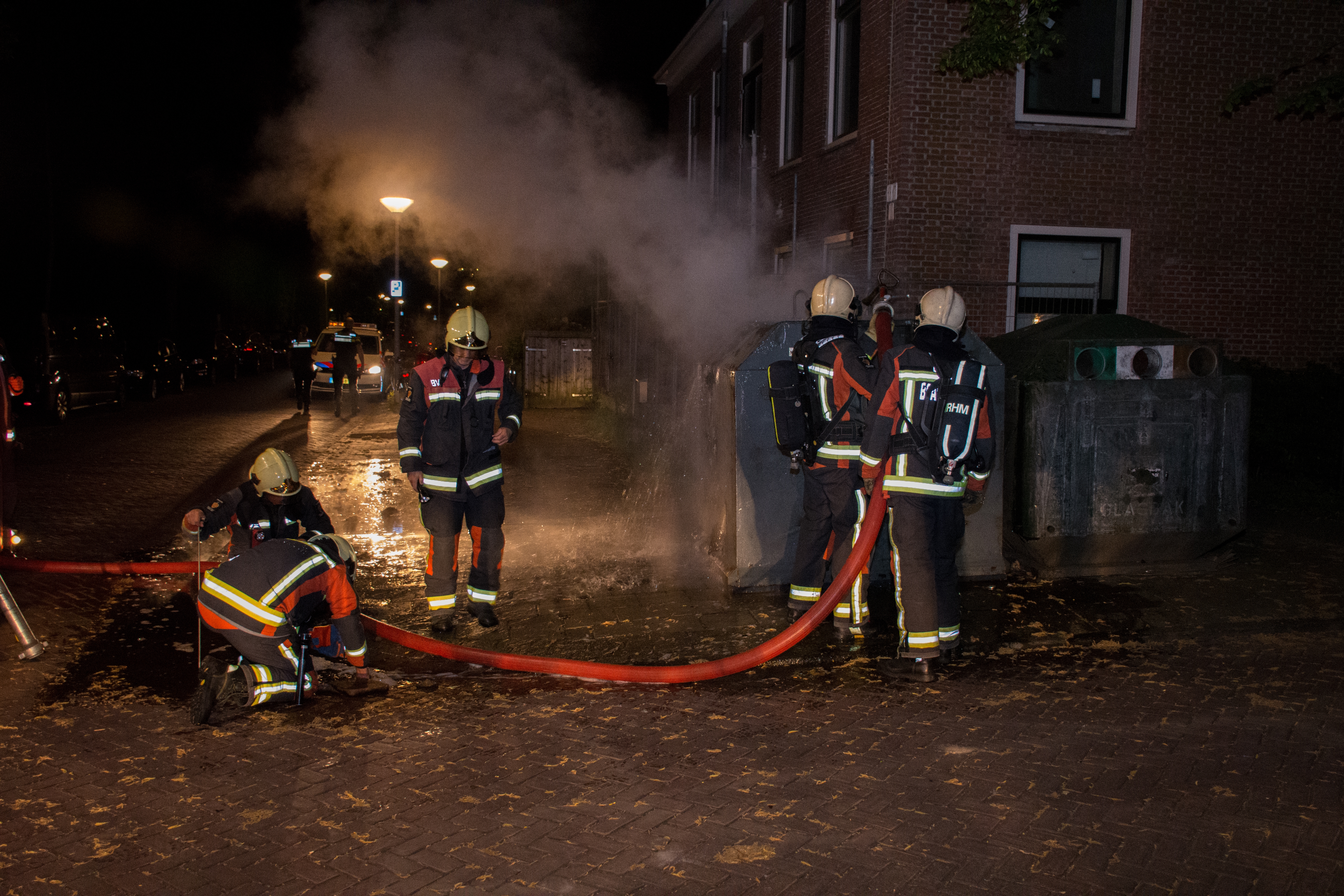 Mogelijke brandstichting containerbrand, Rijn en Schiekade in Leiden