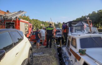Plezierjacht volgelopen, Roomburgerweg in Leiden