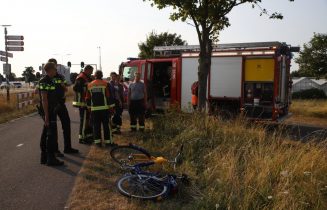 Meisje bekneld met voet tussen fiets, Ingenieur G. Tjalmaweg in Valkenburg