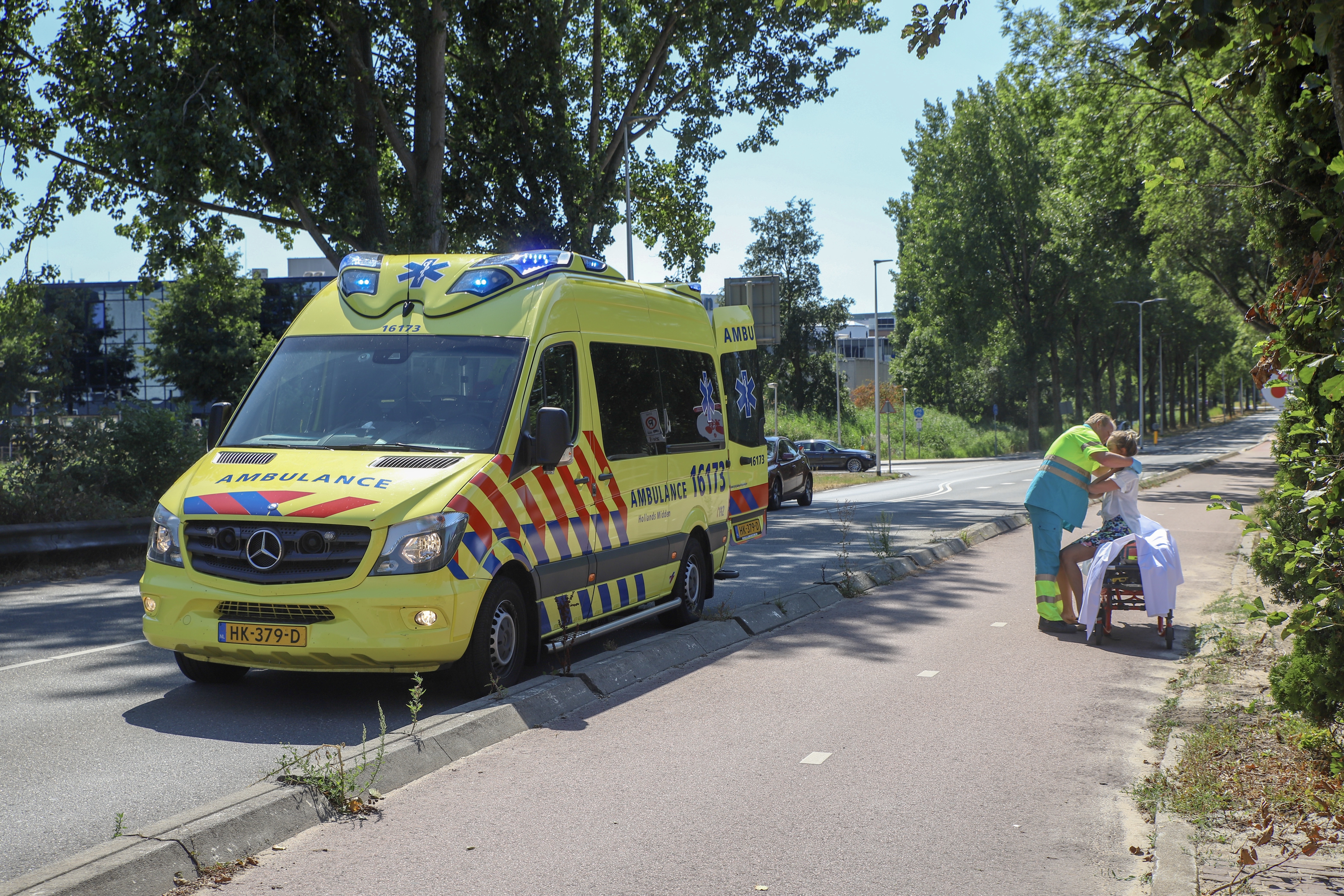 Vrouw gewond bij aanvaring met boot, Persant Snoepweg in Leiderdorp