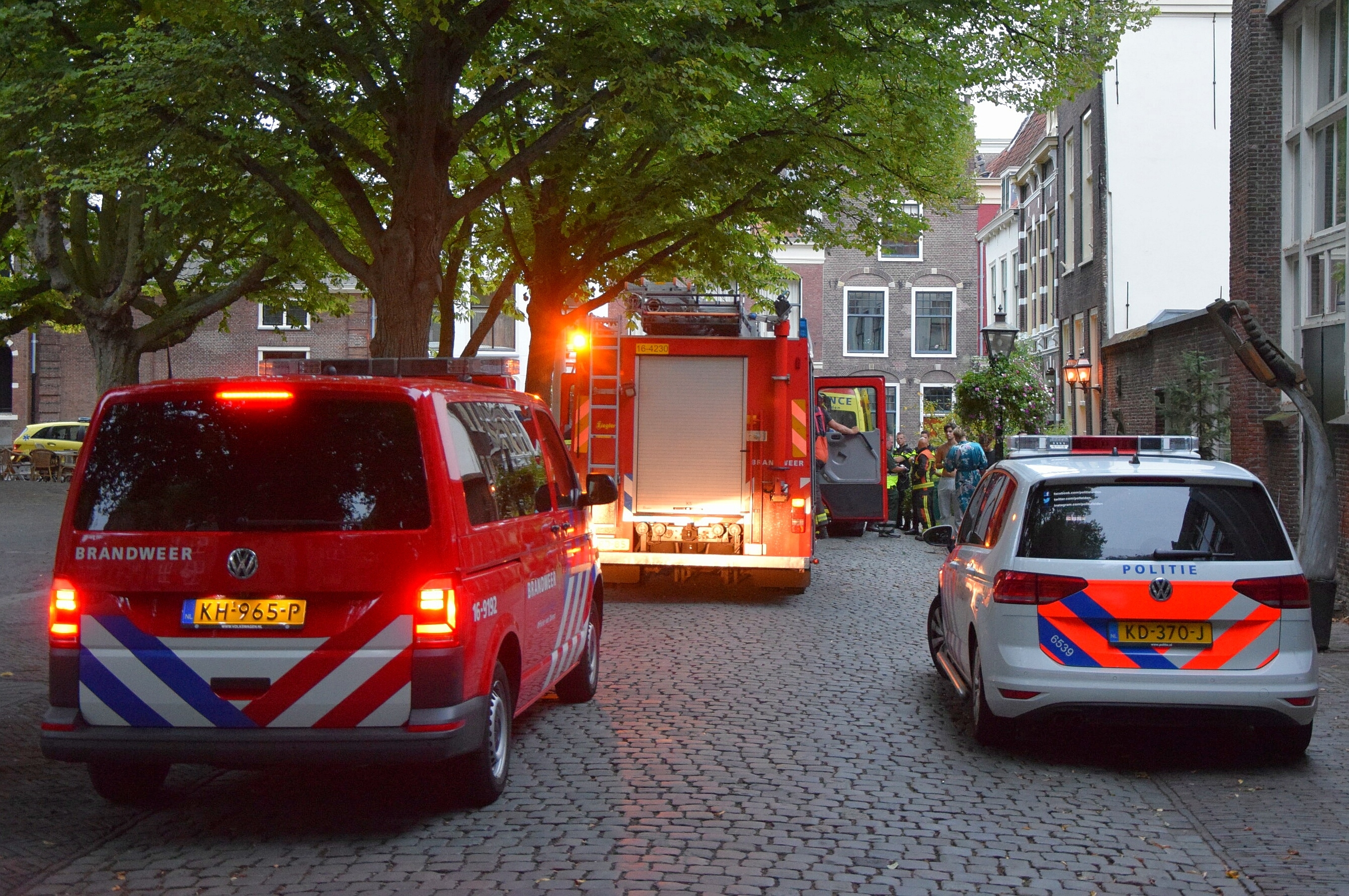 Meerdere mensen onwel in studentenpand, Pieterskerkhof in Leiden