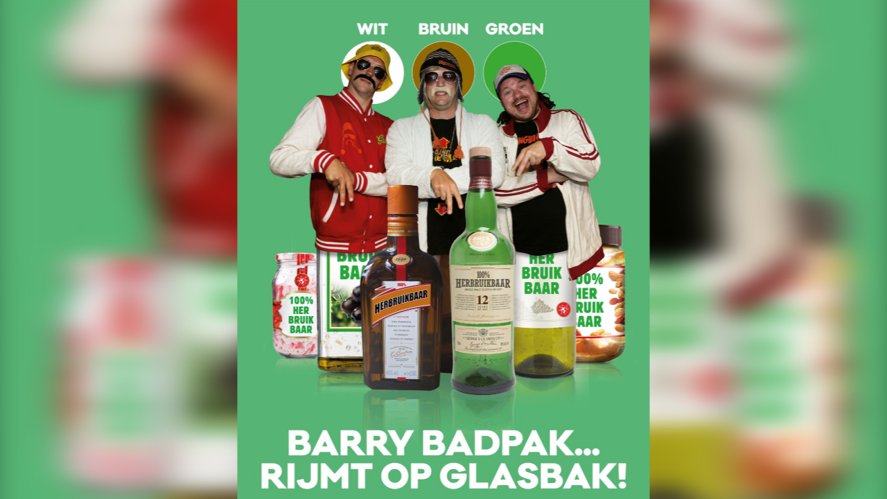 Barry-badpak-rijmt-op-glasbak-Unity