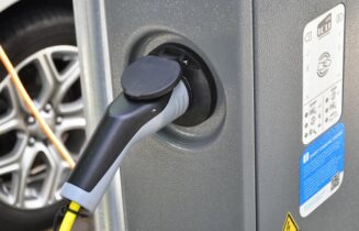 Een-laadpaal-voor-een-elektrische-auto-Foto-Omroep-West