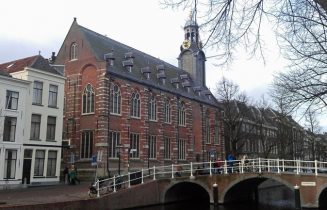Het-academiegebouw-van-de-Universiteit-Leiden-Foto-Robbert-van-Cleef