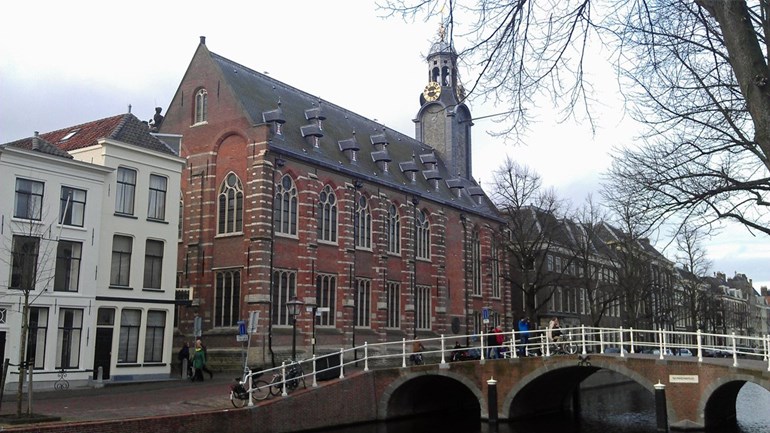 Het-academiegebouw-van-de-Universiteit-Leiden-Foto-Robbert-van-Cleef