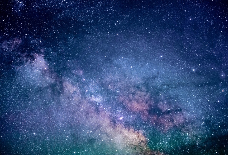 astronomy-1867616_960_720