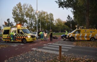 Bestuurder snorscooter licht gewond na aanrijding, Sylviusweg in Leiden