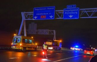 kop-staartaanrijding met gewonde, Rijksweg A44 in Leiden