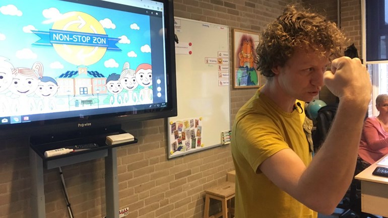 De-non-stop-zon-campagne-werd-afgetrapt-in-de-Lucas-van-Leydenschool-in-Leiden-I-Foto-Mariet-Overdiep