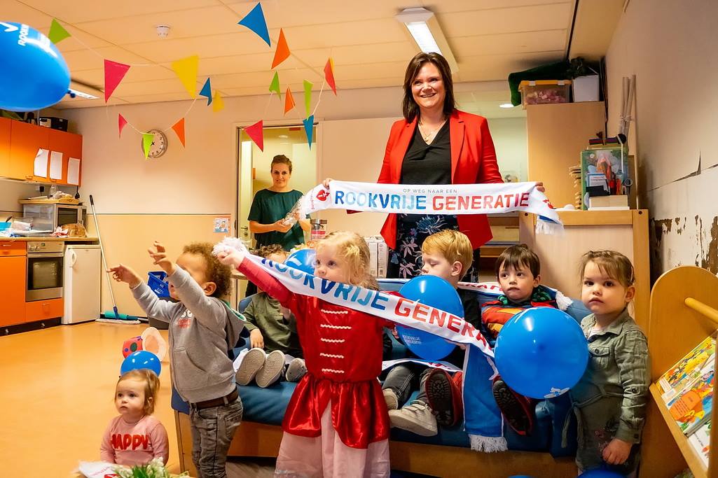 Rookvrije generatie wethouder Beekhuizen bij FloreoKids