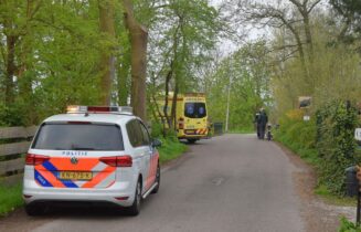 Brommerrijder gewond na uitwijkmanoeuvre eentjes, Vlietweg in Leiden