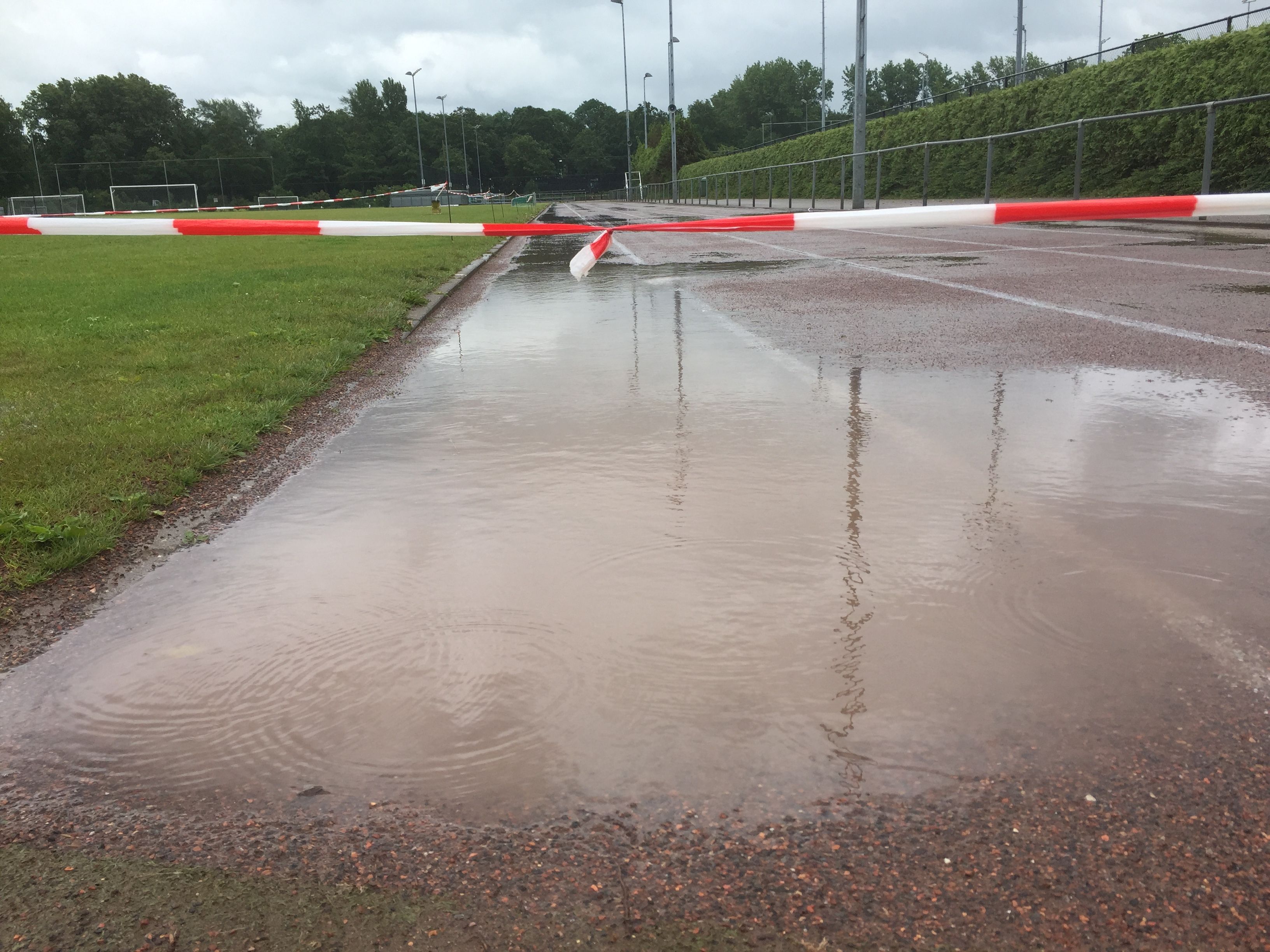 Atletiekbaan onder water