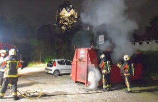 Motor gered bij containerbrand, Laan de Goede Herder in Zoeterwoude