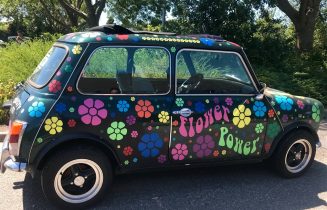 Bewoners Swetterhage met 150 mini's door het Groene Hart