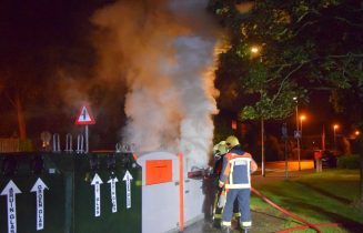 Container vliegt spontaan in brand, Voorhoflaan in Leiderdorp