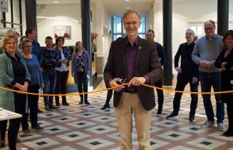 Wethouder Nieuwenhuis opent tentoonstelling wandkunst Torenvlietbrug