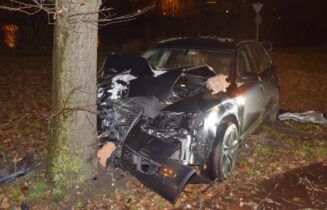 Flinke schade na eenzijdig ongeval, Oegstgeesterweg in Leiden