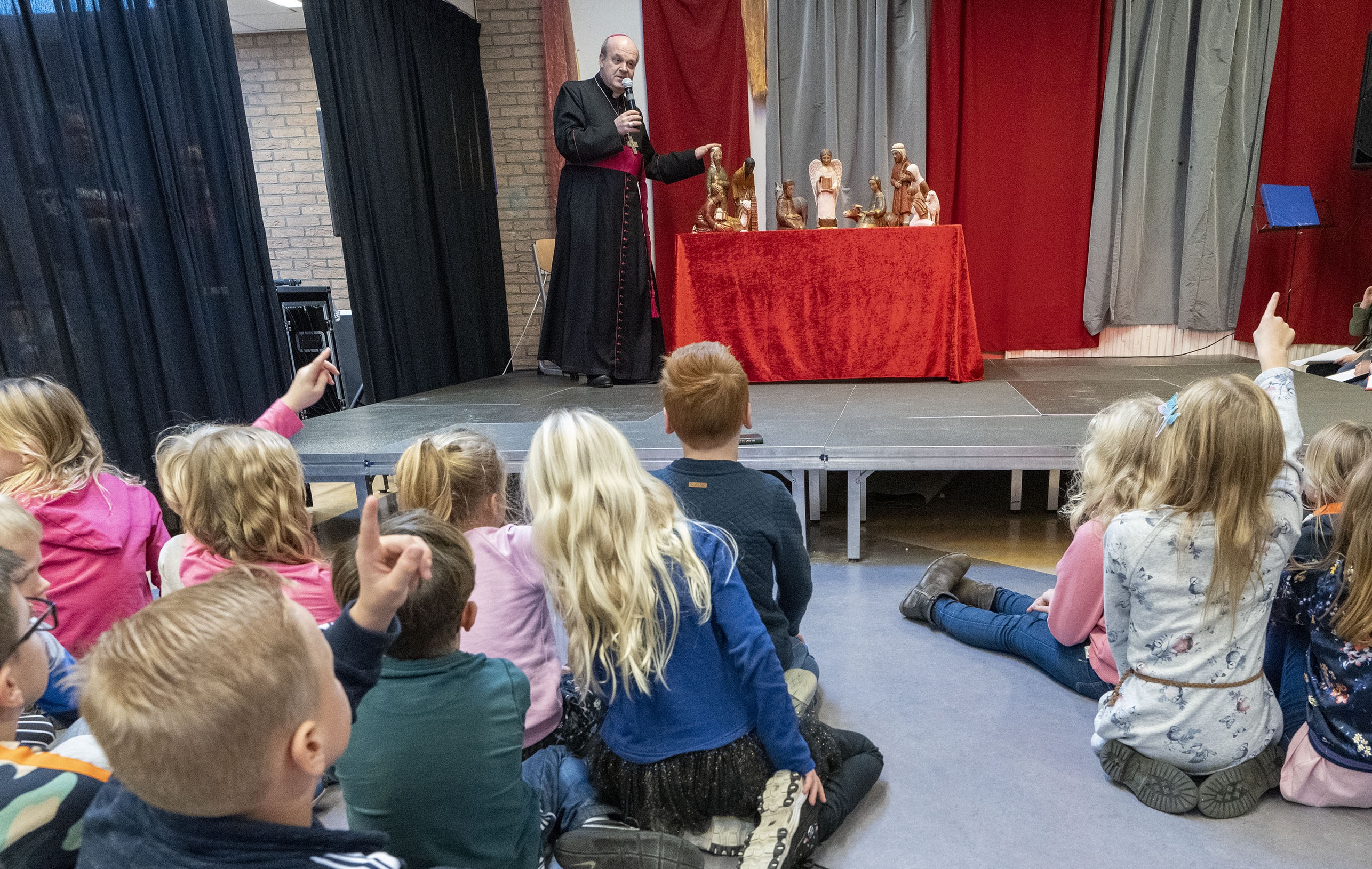 Bisschop te gast bij basisschool De Schakel_dec. 2019