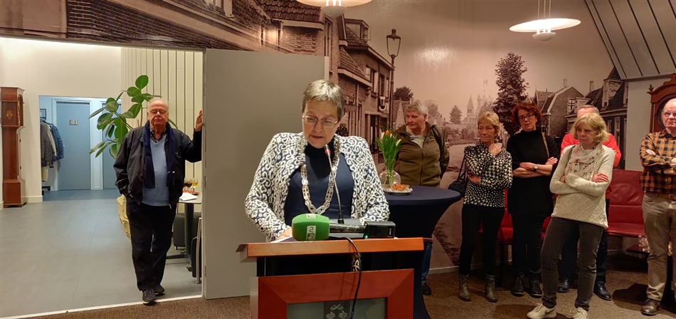 zoeterwoudse burgemeester waarschuwt den haag maar een keer
