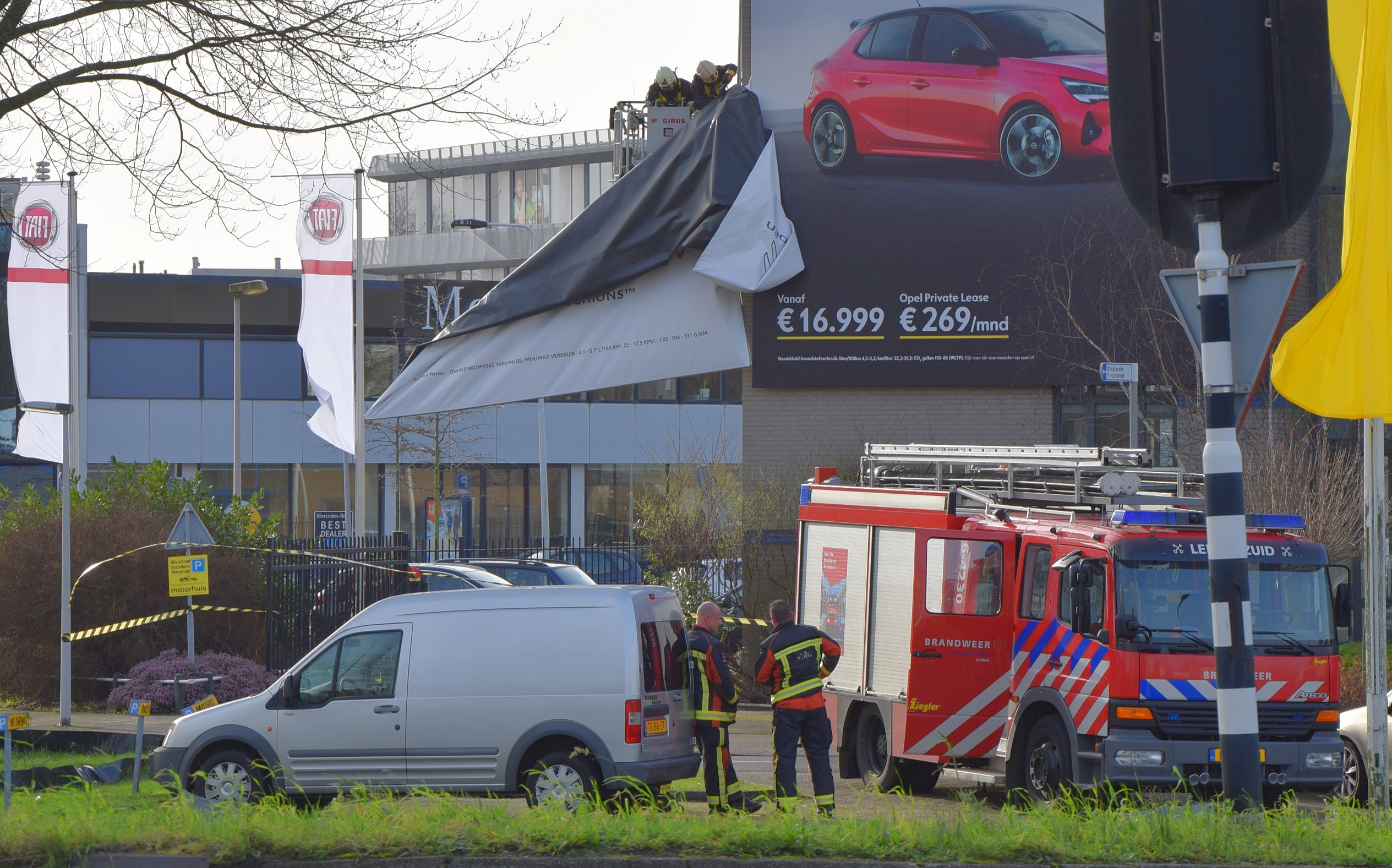 Geveldoek laat los bij Motorhuis feb20