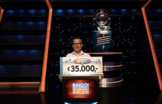 Foto-1---Martijn-uit-Zoeterwoude-wint-35.000-euro-bij-BINGO-De-100.000-euro-quiz