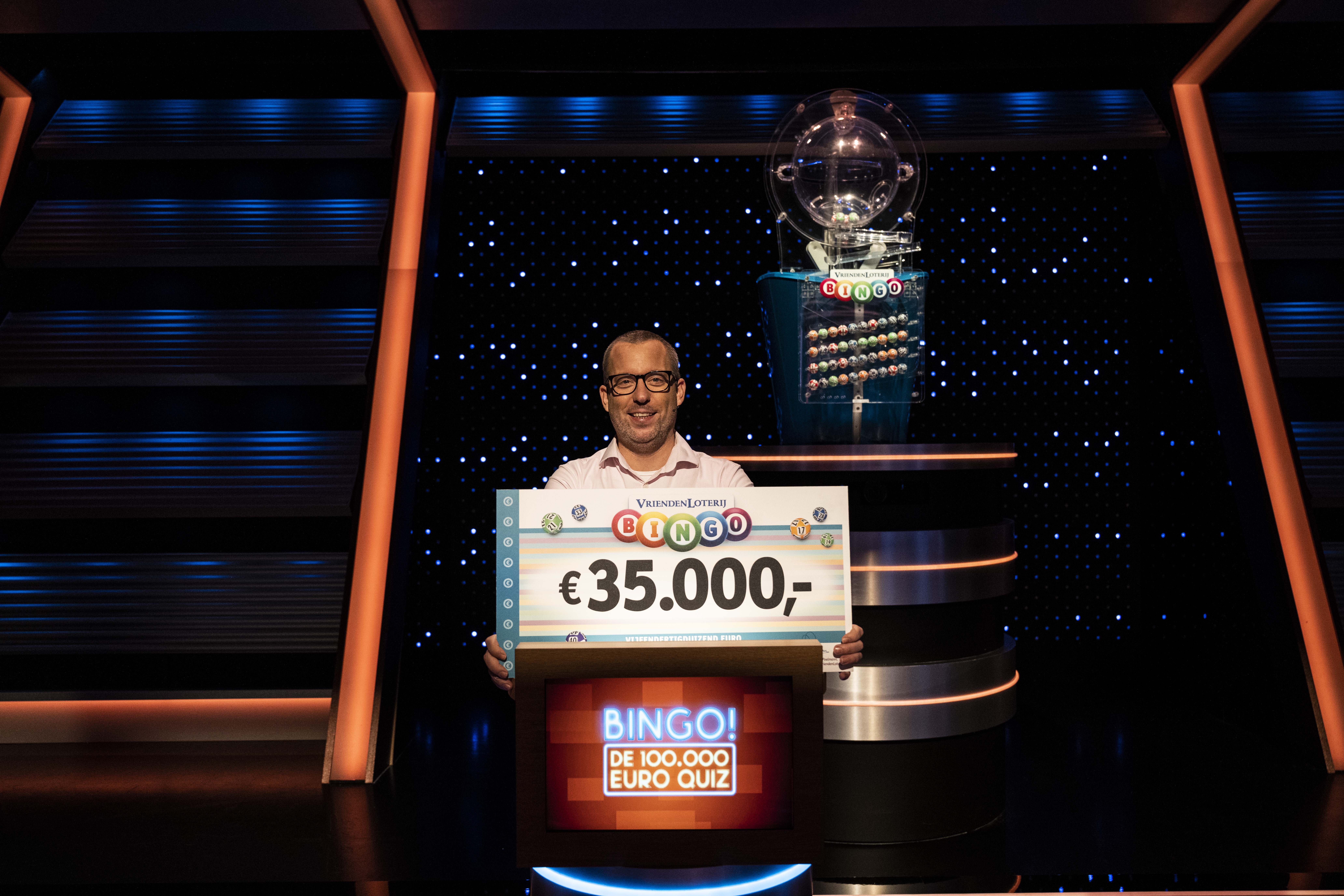 Foto-1---Martijn-uit-Zoeterwoude-wint-35.000-euro-bij-BINGO-De-100.000-euro-quiz