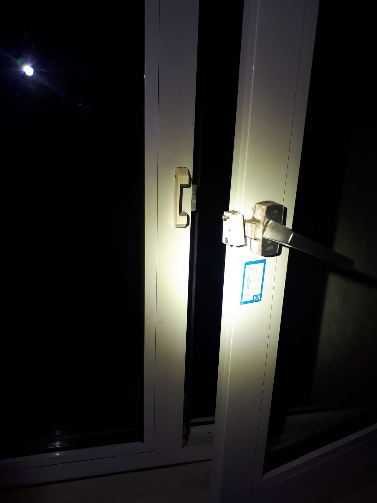 Raam opengebroken