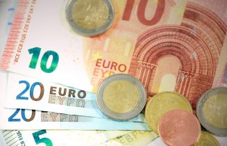 europe-money-business-making-cash-bank-560001-pxhere.com