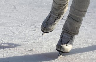 shoe-snow-cold-winter-woman-sport-1198625-pxhere.com