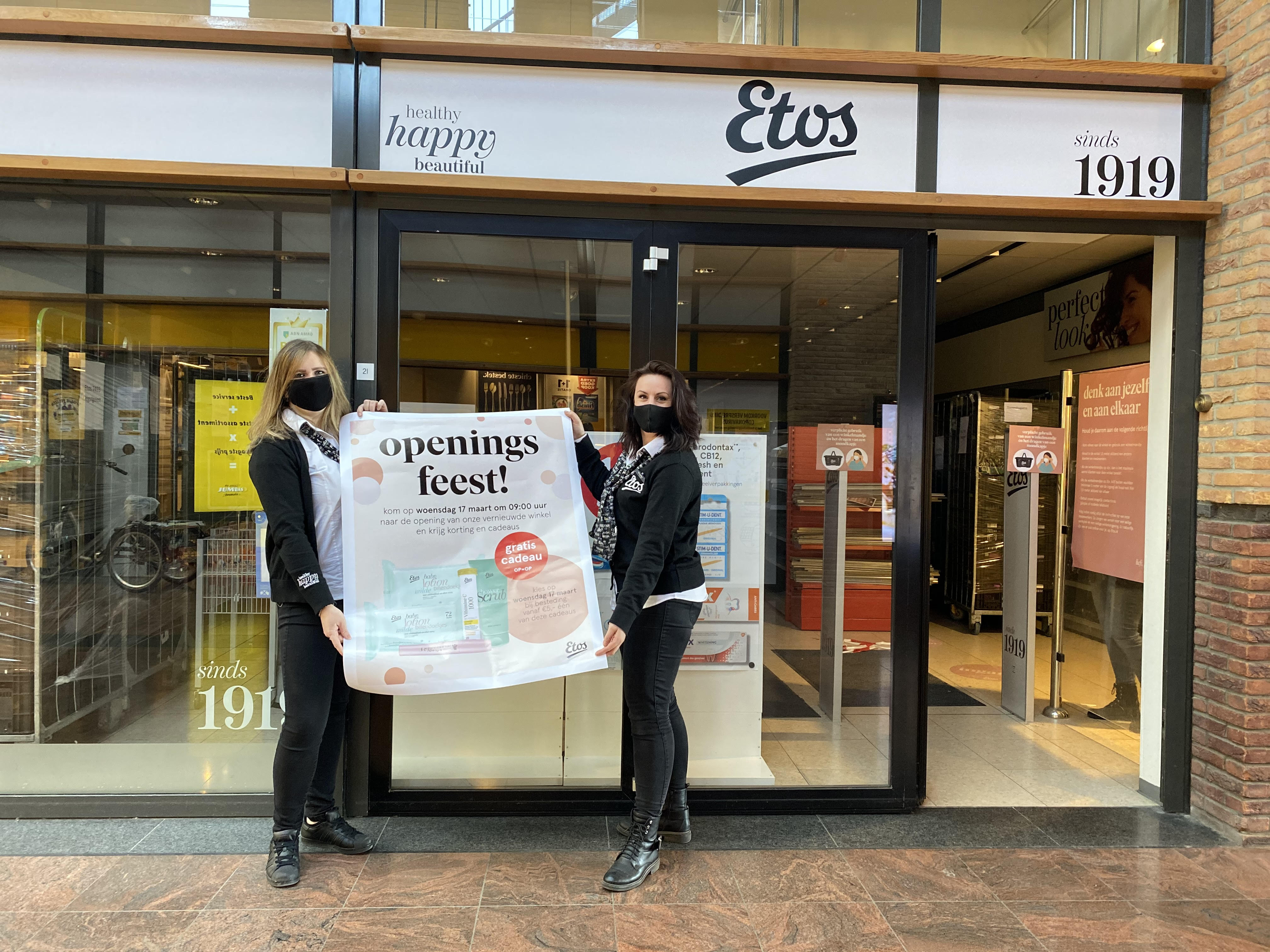 De vernieuwde Etos Lange Voort Oegstgeest gaat 17 maart open. V.l.n.r. Shana de Koning, Wytske Stuij. Foto - Eigen foto Etos Lange Voort