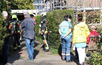 Persoon gewond bij brand in garage, Rijndijk in Leiden