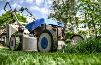 lawn-mower-384589_1920