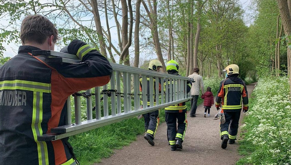 Branweer Voorschoten red kat en vrouw mei 21