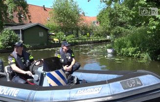 Politie water boot