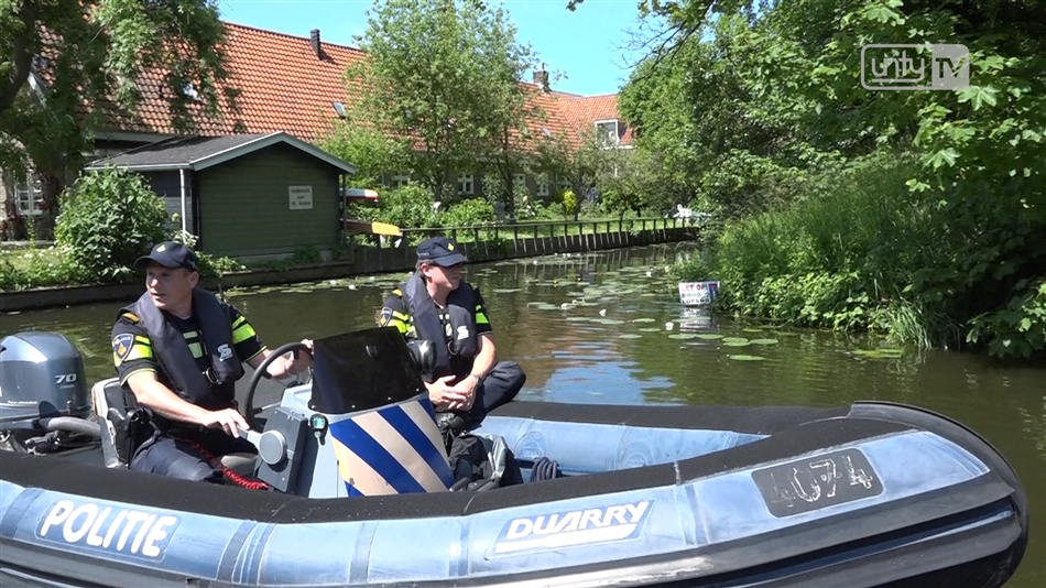Politie water boot