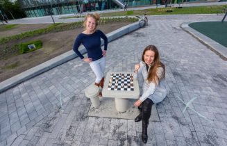 Schaken op Betaplein mei 21